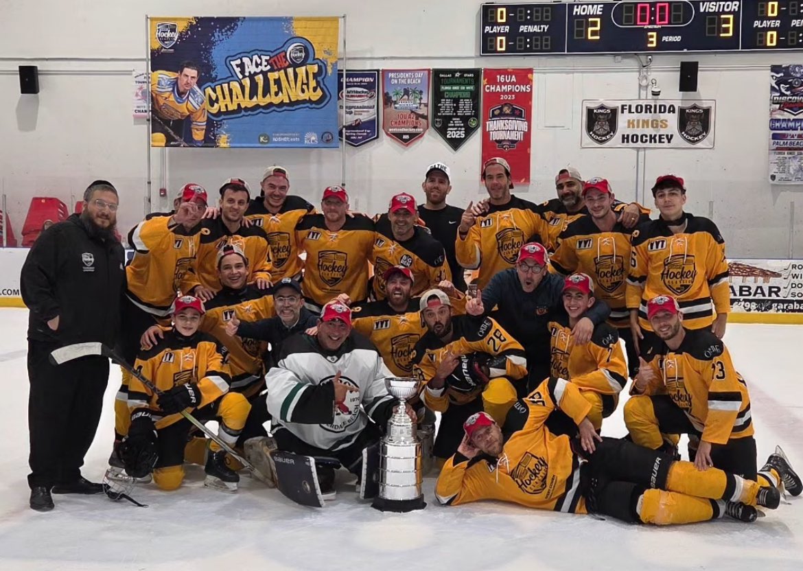 JewishHockey's tweet image. Over 900k was raised at Rofei Cholim Cancer Society’s Florida Classic on Sunday, as 169 players playing for 11 teams in 2 divisions vied for the Kiddush Cup.

Mazel Tov to Oathe Group and BrAvery on winning their divisional championships 🤩