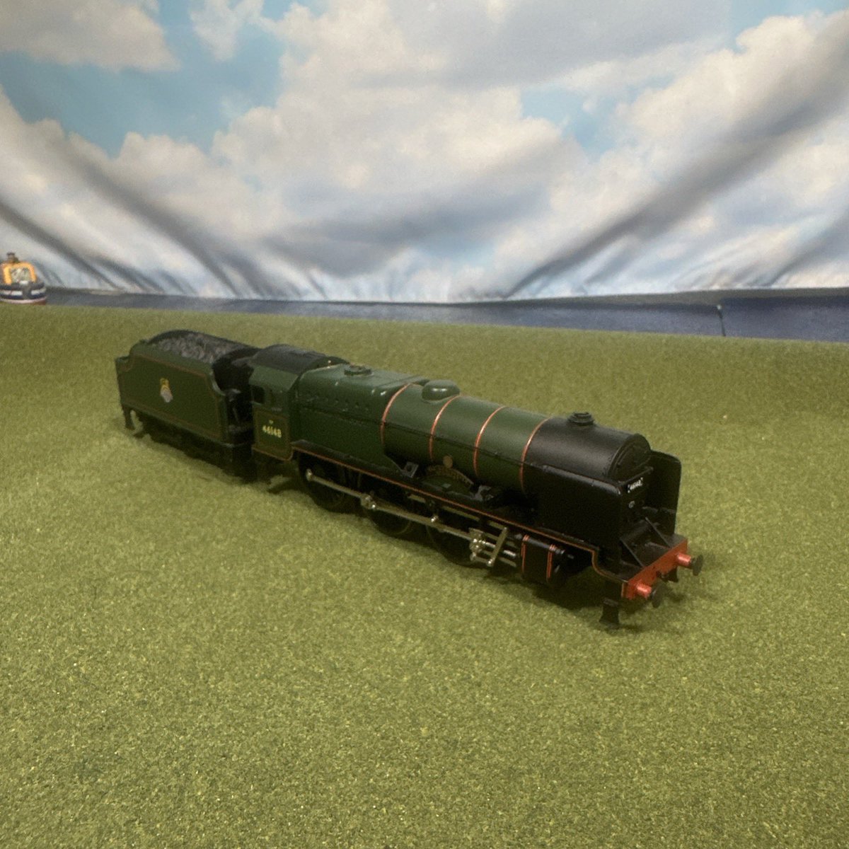 🚨 SALE HERE 🚨 This is a Bachmann Royal Scott. It works decently well at higher speeds but can be stuttery at lower ones when not ran in. It is missing the front bogie. Currently the price is $60 but I’m willing to accept reasonable offers. If you have any questions dm me!