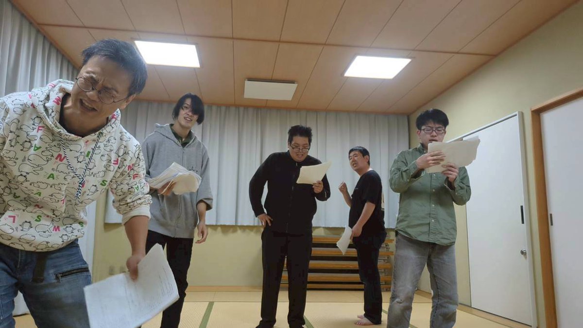 unitpico0's tweet photo. 先日、2025年の練習納めとなりました！

12月末には通し練習もあり公演に向け、本格的に始動が始まりました。
様々な課題に役者もスタッフも奔走しています。

そんな「 #少女と老女のポルカ」は来年3月に公演です！
是非、会場に足をお運び下さい。

#ユニットピコ
#少女と老女のポルカ https://t.co/X4IIcj3QdN