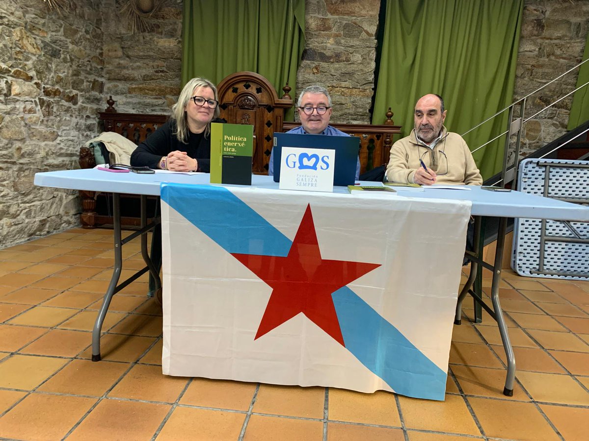 🟢 Esta tarde a <a href="/galizasempre/">Galiza Sempre</a> presentou en #Fene o caderno da colección Ideas Impresas, 𝑃𝑜𝑙𝑖𝑡𝑖𝑐𝑎 𝑒𝑛𝑒𝑟𝑥é𝑡𝑖𝑐𝑎. 𝑈𝑛ℎ𝑎 𝑣𝑖𝑠𝑖ó𝑛 𝑔𝑎𝑙𝑒𝑔𝑎 💡