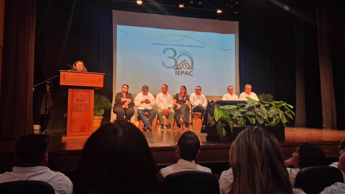 codhey's tweet image. En días pasados, acompañamos al Iepac Yucatán en su 30 aniversario y reafirmamos el derecho de la ciudadanía a participar y ejercer sus derechos político-electorales. Por la CODHEY asistió la encargada de Vinculación, Capacitación y Difusión, Janet del Rosario Rizos Malta.