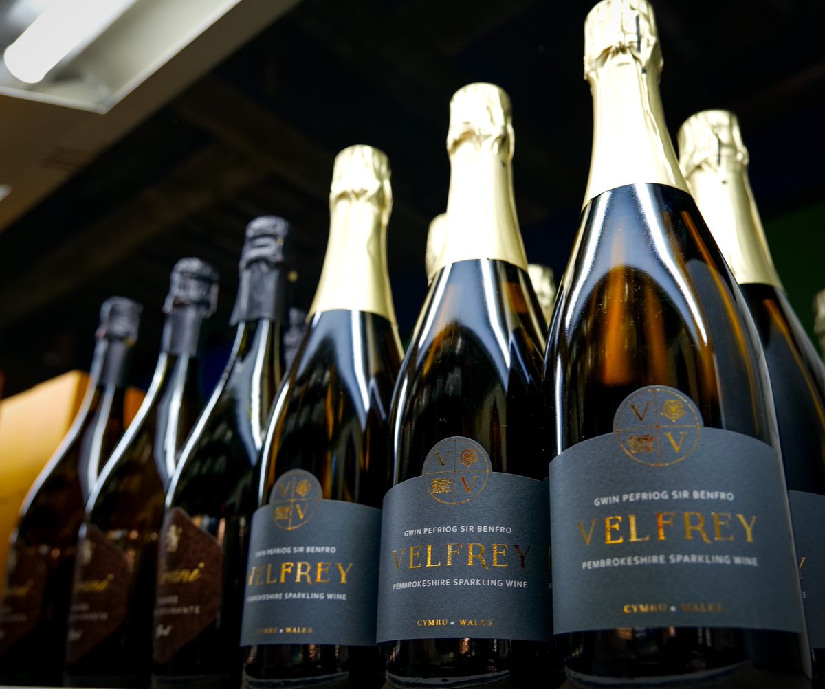castellhowell's tweet image. Stocking an unrivalled range of alcohol from Welsh breweries, distilleries and vineyards. Perfect for welcoming in the New Year 🎇

See our full range on our app or pop in to our Cash &amp;amp; Carry 🫶 #drinkresponsibly