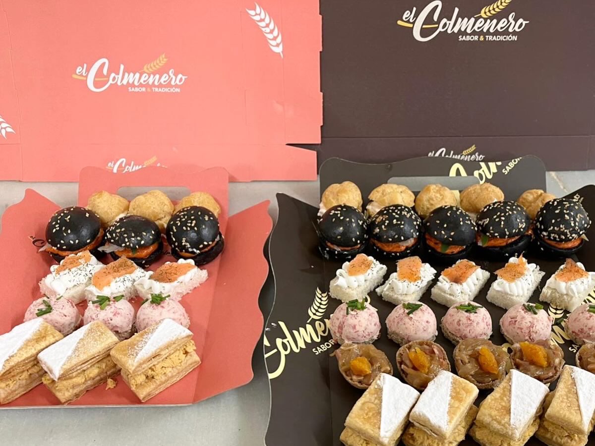 📣CANAPÉS📣
Nuestro surtido de canapés también te acompañará para Nochevieja😉

✨Haz tu encargo y disfrútalos recién hechos ✨

Y tienes dos tamaños de caja para elegir: una pequeña de 15 unidades y una de 30 unidades 💡