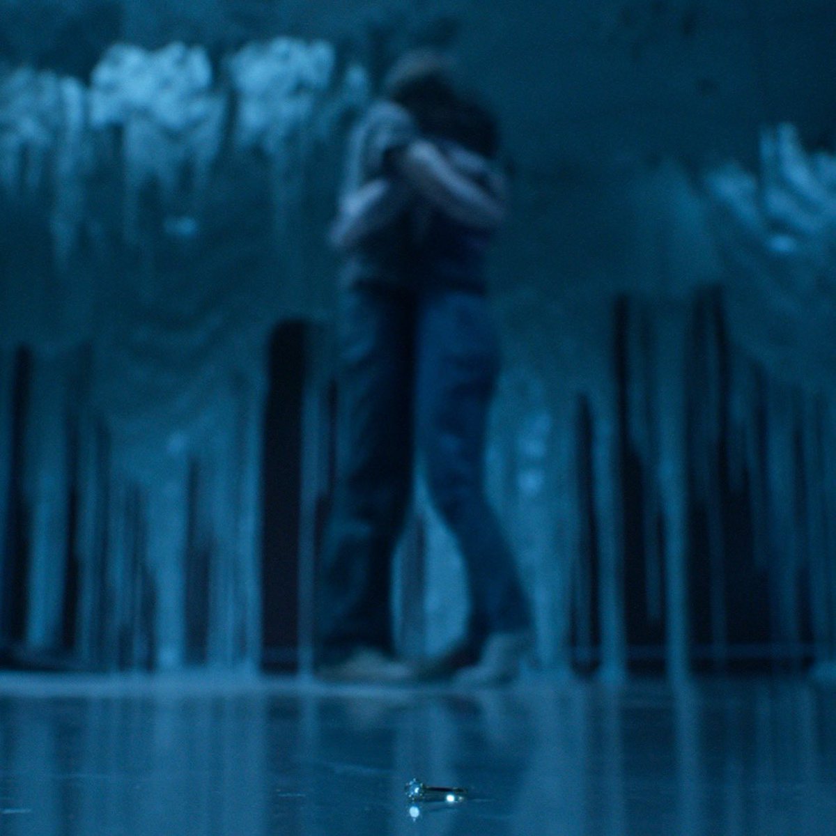 kittyurisunset's tweet image. Taking this as foreshadowing idc. there was zero reason to show the ring close up twice like they did.