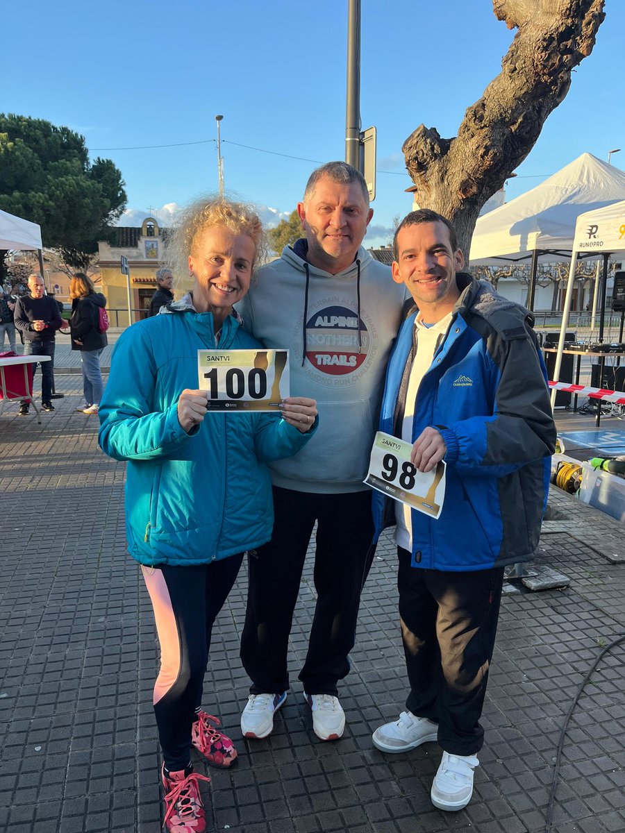 MarcFuentes14's tweet photo. Ahir a la tarda vaig tenir la sort de participar a la II edició de la Santvi, la Sant Silvestre de Vilanova del Vallès (5 km).
Ha estat una experiència molt especial, on vaig poder passar per llocs que hem recordàven a la meva infància. https://t.co/ibNuqYwanW