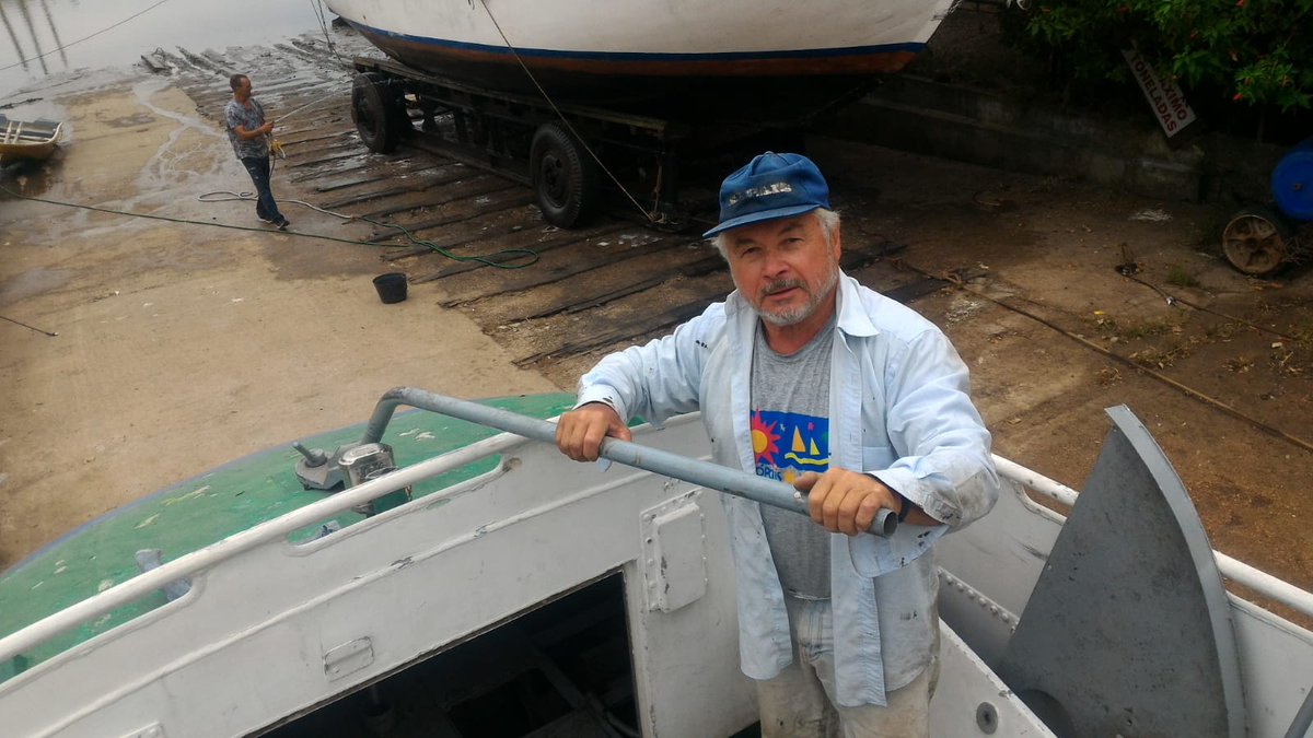 Nos toca despedir a Gabriel Silva, integrante de Ades, Base Santiago Vázquez, largos años participando activamente tanto en rescates como en prácticas con el  MRCC, últimamente apoyando en las comunicaciones. QEPD Gabriel.