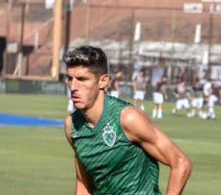 Último programa del 2025 de " De Sangre Verde " . Ya tiene Sarmiento su primer refuerzo confirmado , esperan por Salles y Suarez ; por ahora complicado lo de Alanís pero siguen las charlas con Huracan . Los esperamos a las 19 hs 📻📻📲📲 💚💚💪💪