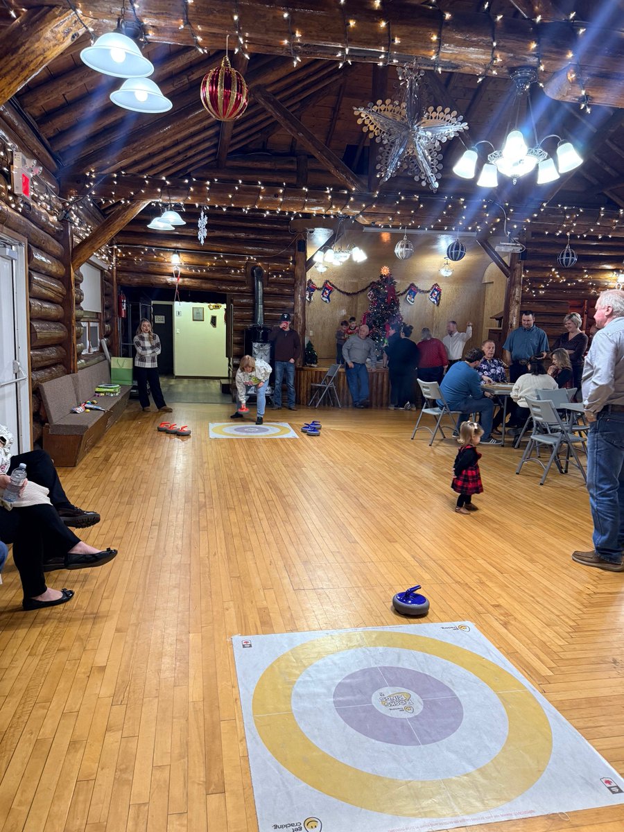 FloorCurl tweet media