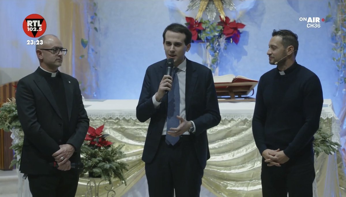 Quest’anno la vigilia di Natale è stata speciale. Come da tradizione, <a href="/rtl1025/">RTL 102.5</a> ha trasmesso la messa della notte di Natale con la comunità #Nuoviorizzonti, e a me è stato dato il privilegio di commentare la funzione in diretta. Grazie don Davide #Banzato e don Max #Lucchi.