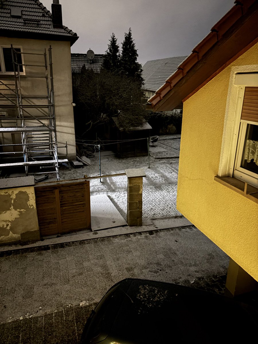 toto2878's tweet photo. Jetzt ist Weihnachten vorbei, jetzt muss kein Schnee mehr kommen https://t.co/hQ3eN8mMPI