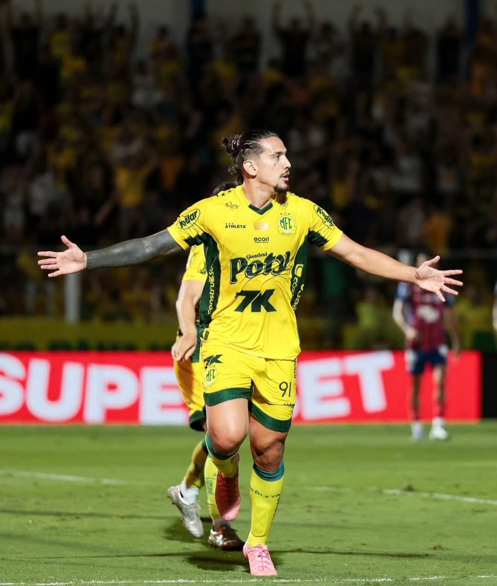 TempoGb's tweet photo. PRIMEIRO, NÃO GOSTEI! 
EXPLICO : Composição para time que ser campeão tem que ser quase a altura dos titulares. Em exemplo: Chico está muito distante de KJ, muito mesmo https://t.co/fdq2e5joyE