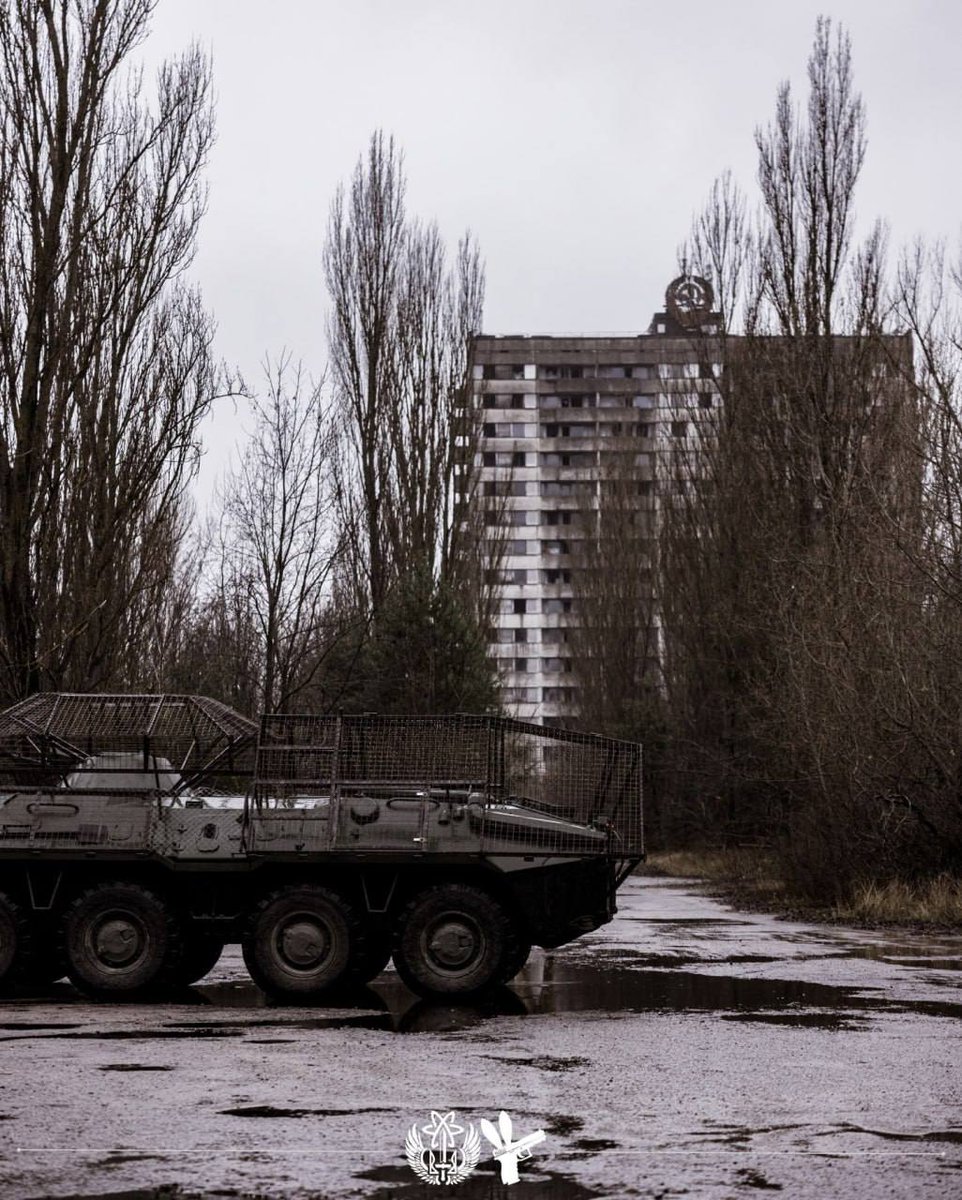 trip_to_valkiri's tweet image. BTR-70 APC with slat armor used by the Ukrainian National Guard in Pripyat, 2025.