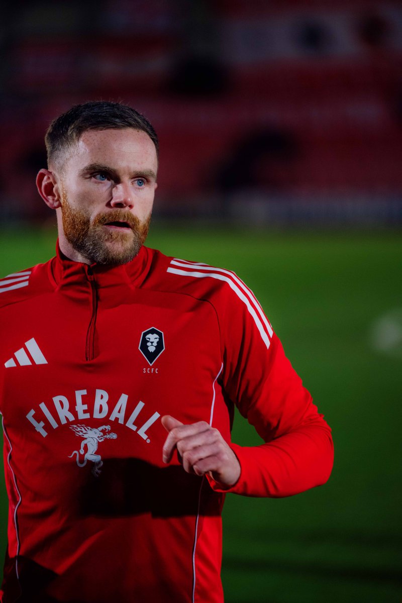 SalfordCityFC's tweet image. Off and running in the final game of 2025 ⚽️

Match updates: salfordcityfc.co.uk/match/mens-tea…

0-0 | #SALFLT