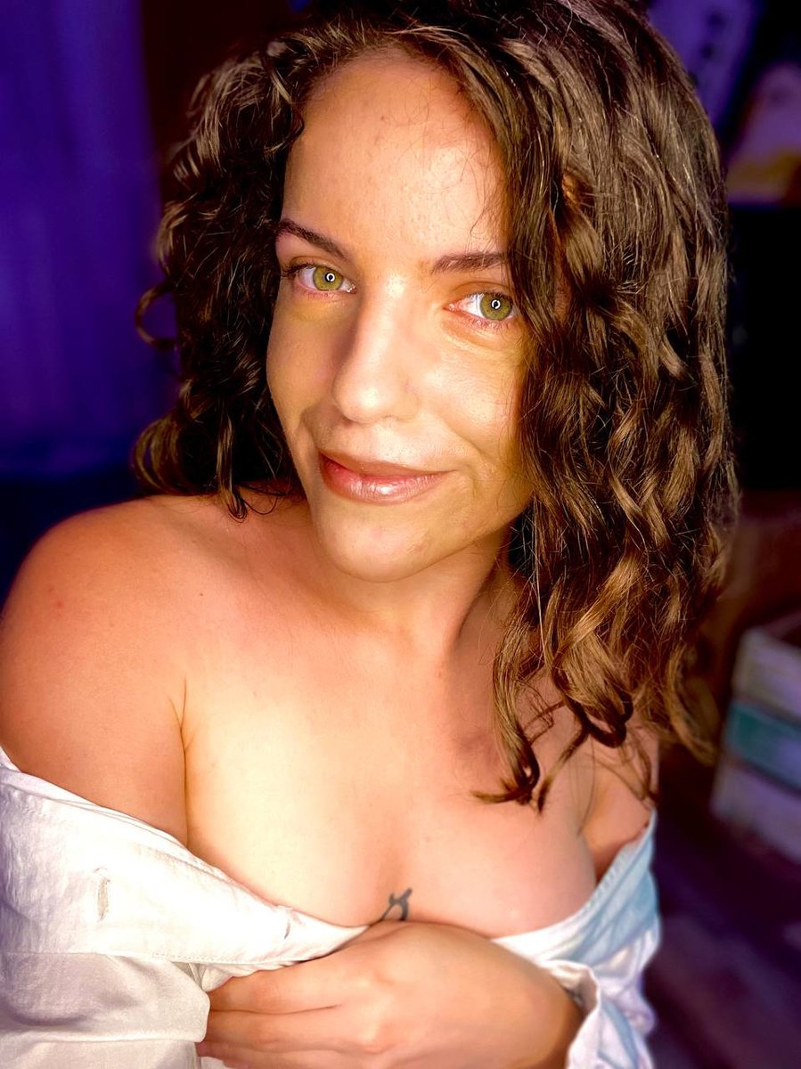 tinypocketpeach's tweet image. come and wish me a grate day #onlyfansleak