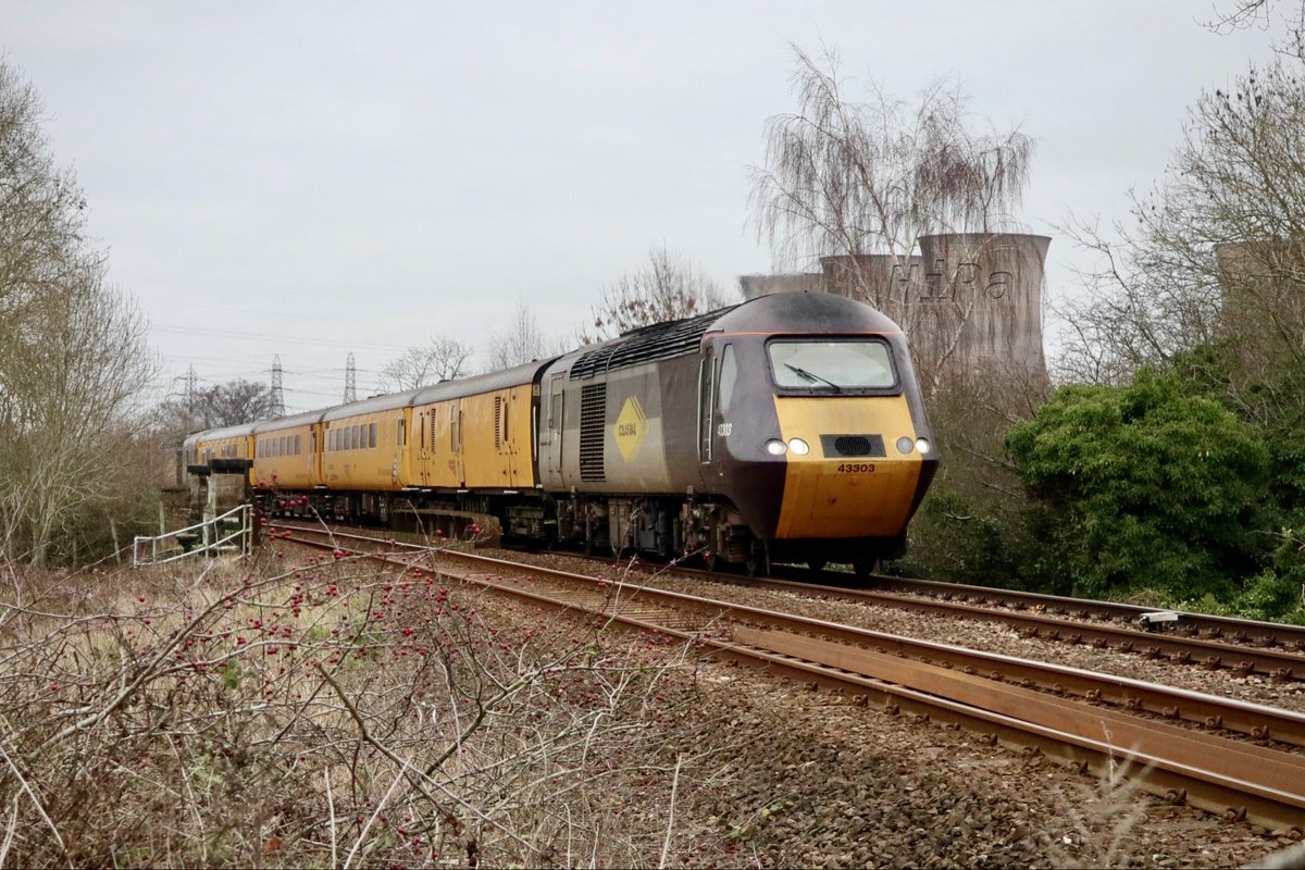 HiPa125's tweet image. Colas Rail Freight #Class43 43303 leads Network Rail infrastructure monitoring service, 1Q40 1054 Derby Rail Technical Centre &amp;gt; Holyhead, through Willington