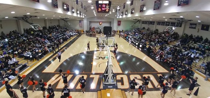 lofton_looney tweet media