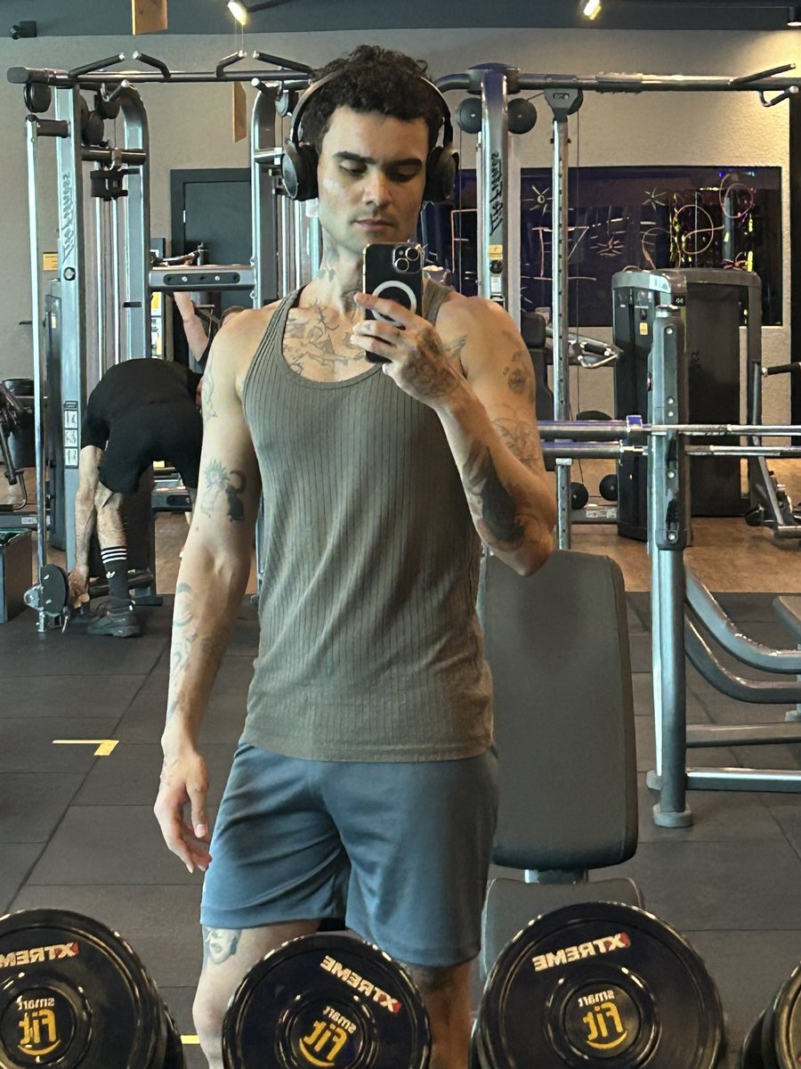 artlogando's tweet image. 