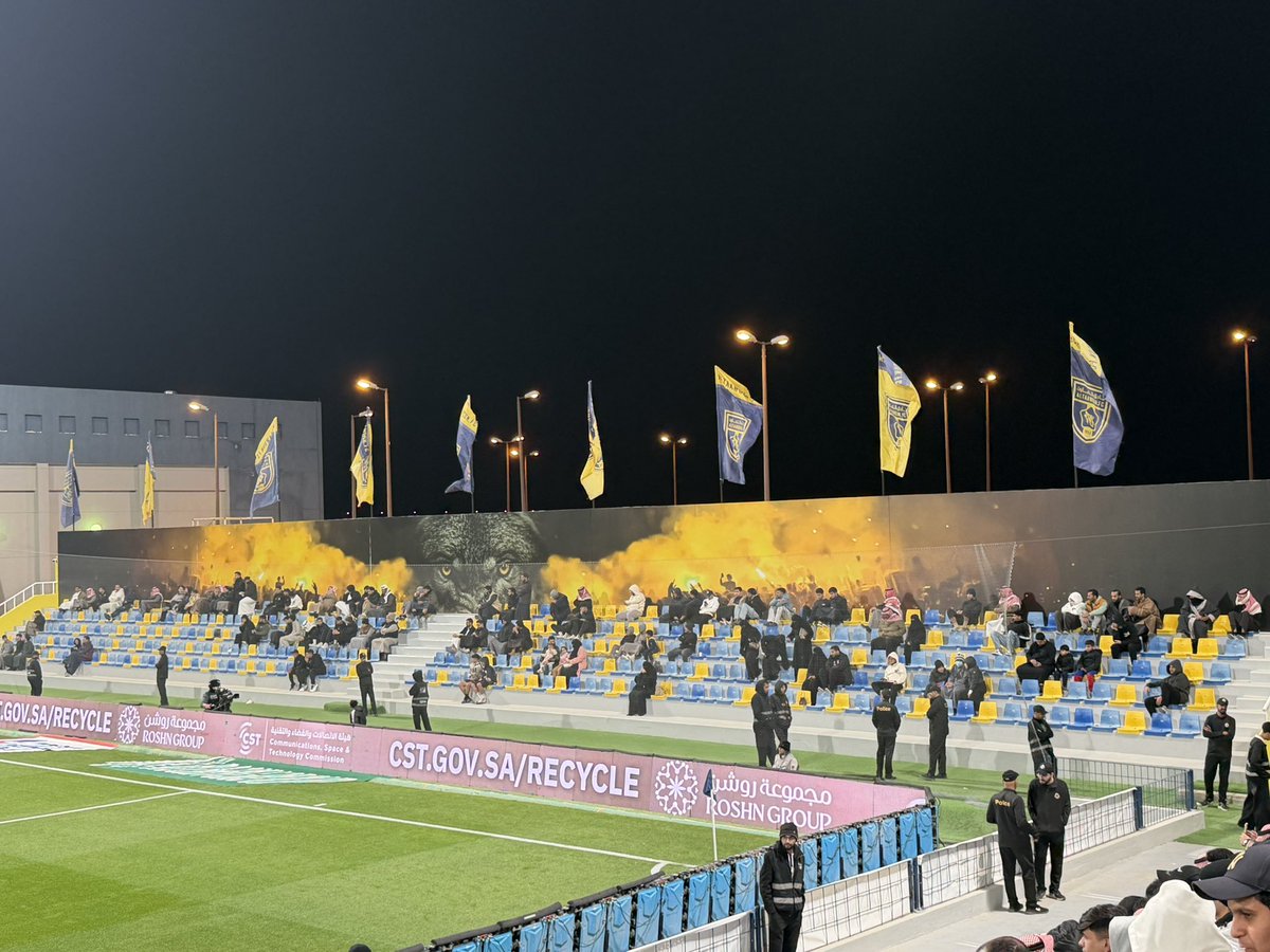 مساك الله بالخير ابو غادة
<a href="/badr_GH/">بدر الغنام</a> 
من حقي انا كمشجع عاشق لنادي ومتعني من اقصى بريدة للمنشآة ودافع قروش اقعد بافضل مكان باللولفز
الي هي الواجهة 
العذر قلة الحضور؟ 
ماتوقع يخفاكم الحجوزات ببالوي بوك 
4200 رقم مب سهل ابد
ولو مشجع وحيد احق من الرابطة بالواجهة