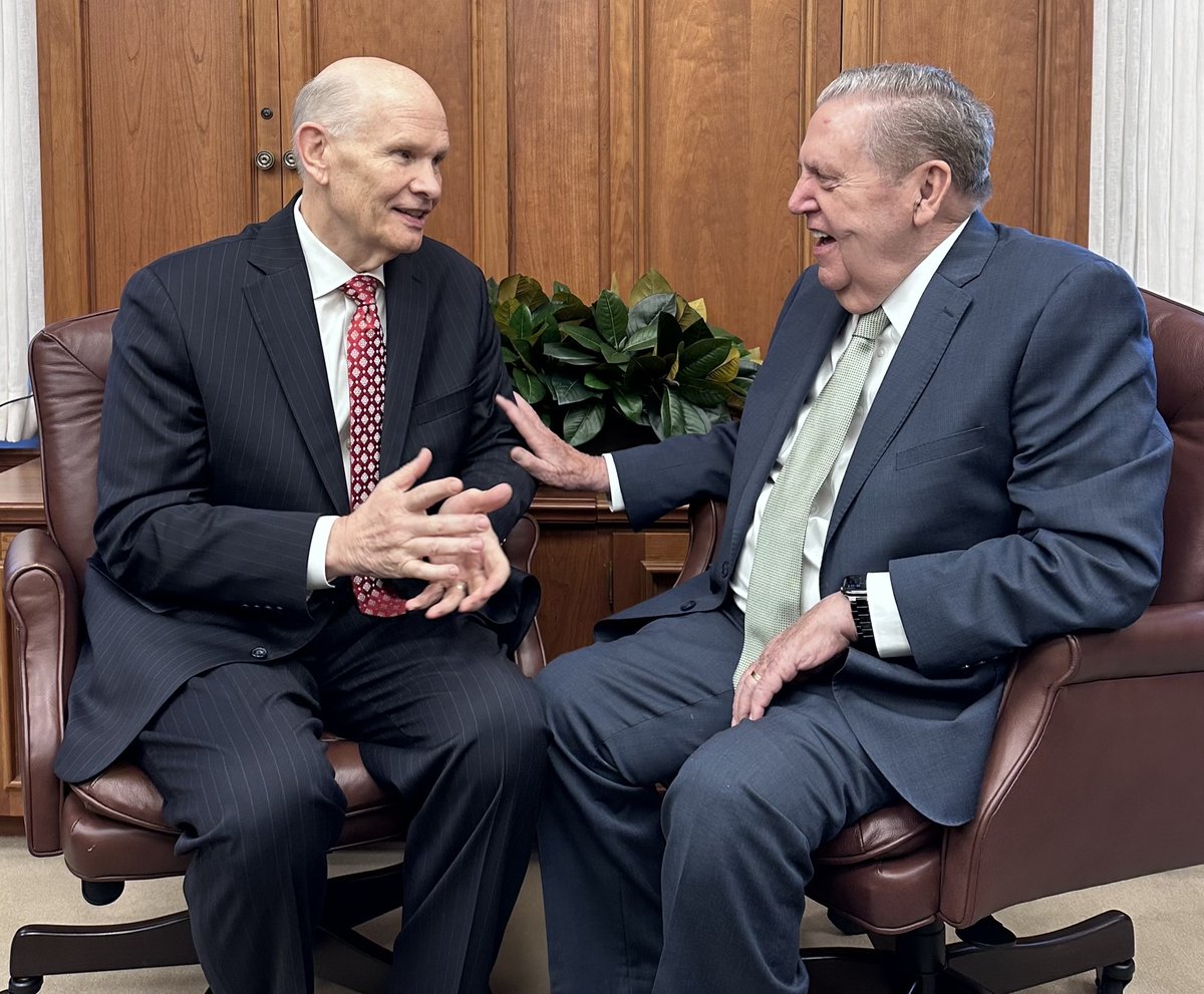 DaleGRenlund's tweet image. I have never known anyone like President Jeffrey R. Holland. Words were the brushes of his artistry, passion the oil of his paint, and love of Jesus Christ the canvas on which he painted. Like no one else, he had the capacity to break through a teleprompter or a pulpit or a…