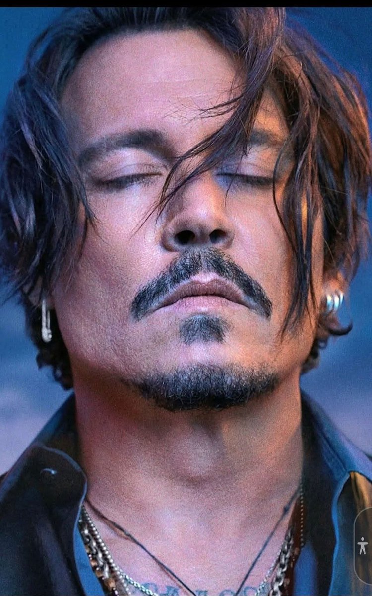 depp_friends's tweet image. Johnny Depp
😊Just  glow  😊