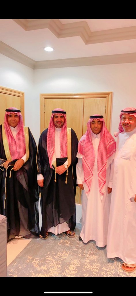 hareqnews's tweet photo. مبادرة آخرى من مبادرات #اهالي_محافظة_الحريق تفاعلا مع قرب إنطلاق فعاليات #مهرجان_الحمضيات_العاشر_بالحريق 

 أسرة #آل_شنار تعلن عن تخصيص استراحتهم الواقعة في شمال المدينة الجديدة بالحريق لاستقبال الضيوف،طيلة أيام المهرجان، وسيقدمون فيها كل أنواع الضيافة ومنها القهوة والشاي ووجبتي الغداء والعشاء مجانا للضيوف..

وأوضح صاحب المبادرة الأستاذ #خالد_بن_سعد_الشنار ،بأن المبادرة تقام للعام الثامن على التوالي من أبناء واحفاد الشيخ سعد بن زيد بن ناصر بن شنار يرحمه الله،ومن منطلق حب ووفاء لبلدتهم الحريق ولضيوفها الاعزاء الزائرين لمهرجان الحمضيات العاشر ،حيث سيتم إستقبالهم والترحيب بهم وإكرامهم،في استراحتهم العامرة بالحريق، في اليوم الثاني للمهرجان وحتى نهايته، والتي تم تجهيزها لإستقبال العديد من الضيوف ومنهم مسئولين كبار بارزين ورجال أعمال وزائرين للمحافظة من عدة أماكن من داخل وخارج المملكة.

وبدورنا نشكر للأستاذ "أبو عبدالله" وإخوانه وأقاربه على هذه المبادرة الطيبة ،والغير مستغربه من شخصه الكريم ،ومن أسرته الفاضلة، وهذا من طبعه وطبع أغلب أهالي محافظة الحريق في أيام المهرجان وفي كل عام ، ونسأل الله أن يبارك لهم ويضاعف لهم الأجر والثواب..
