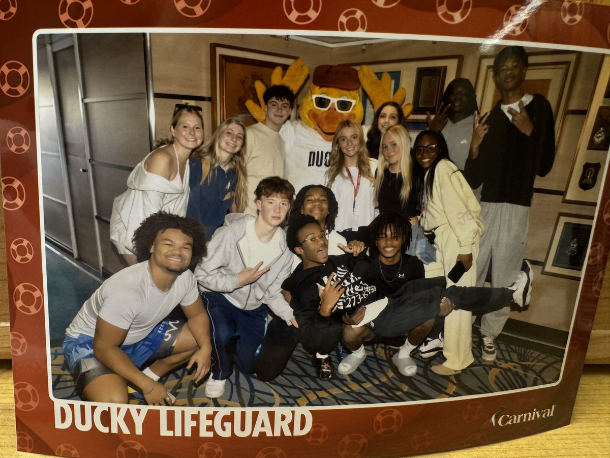 Dar2Tuff09's tweet photo. Back from vacation #football #cruise #practice https://t.co/wjC5SEHpqF