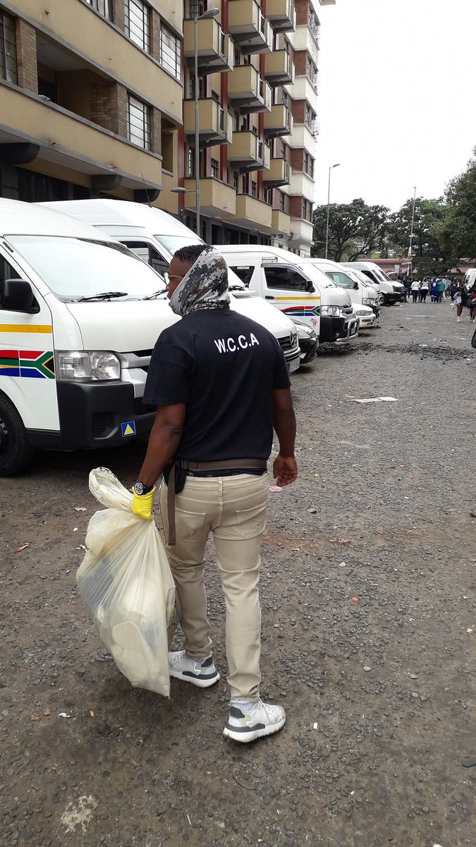 WCCA8's tweet image. On this day in 2019. We were joined by the late former Mayor's of Johannesburg in the Inner-city @CityofJoburgZA may we clean jozi in their memory.  Also present was speaker Cllr Arnold's. And then EISD director @Stan_Itsh with @CleanerJoburg we shall  not fold @DadaMorero