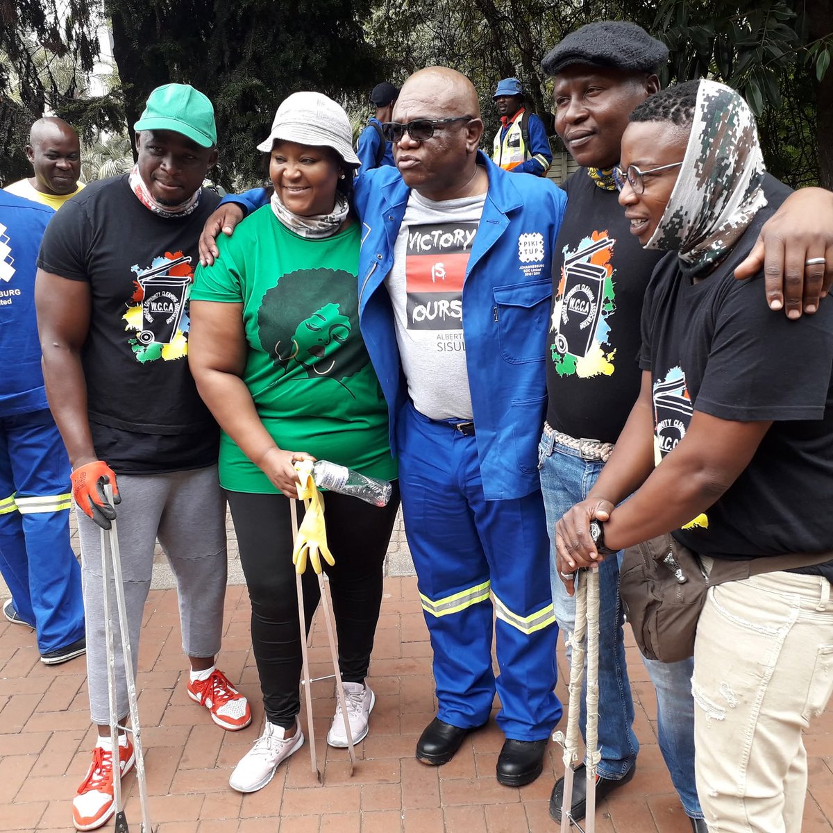 WCCA8's tweet image. On this day in 2019. We were joined by the late former Mayor's of Johannesburg in the Inner-city @CityofJoburgZA may we clean jozi in their memory.  Also present was speaker Cllr Arnold's. And then EISD director @Stan_Itsh with @CleanerJoburg we shall  not fold @DadaMorero