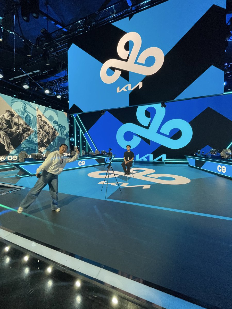 nickel3277's tweet image. As of today I have been laid off from Cloud9

I will forever be grateful for my time/learnings at C9, as well as the people I got to call my coworkers ☁️💙

📢That being said I am now looking for Project Managment/Social Media/Marketing roles in Gaming and Entertainment!