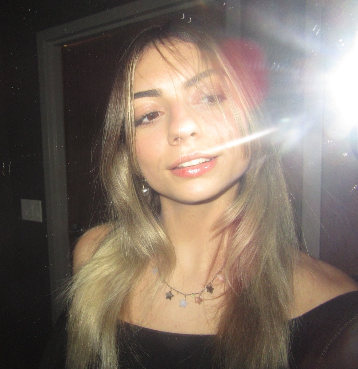 KalesteReal's tweet image. WOAHHH IS THAT WORLDFAMOUS INFAMOUS HOE KILLER 500 SUBSCRIBER MINECRAFT YOUTUBER KALESTE ?? STRAIGHT OFF THE DIGI CAM???? IM SUCH A HUGE FAN OF GAY ARTISTS LIKE HER OMGGGG HOLY CARRPPOP