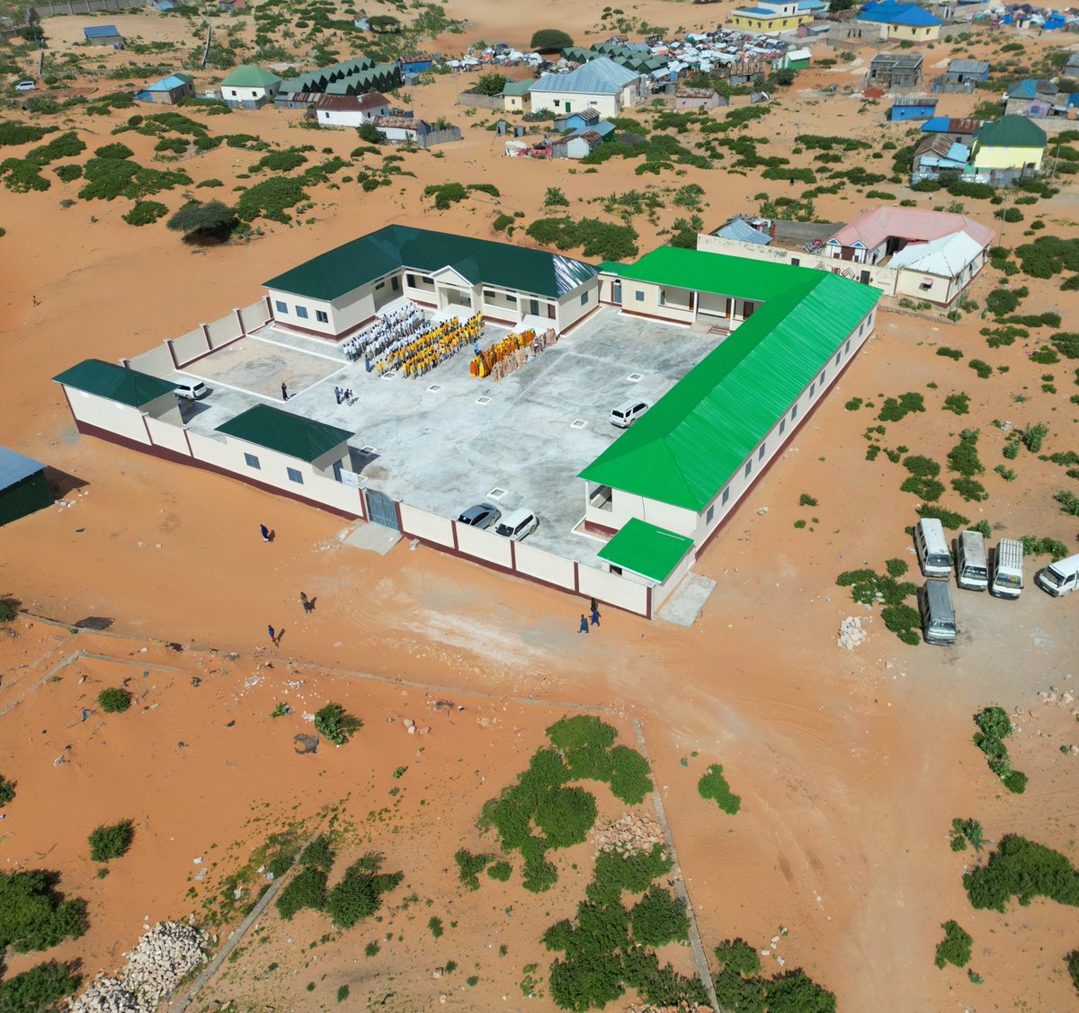 Zamzam_UK's tweet photo. A busy year for @zamzamsom's education department:
🏫5 new schools built (Hargeisa, Mogadishu, Kismayo)
🏫30 classrooms renovated
🚸600 new students enrolled
👨🏾🏫10 teachers trained
📝970 school kits distributed
https://t.co/NiuTQg44x5
#yearinreview2025 #OurImpact #YourImpact https://t.co/Ni7eE5PuXy