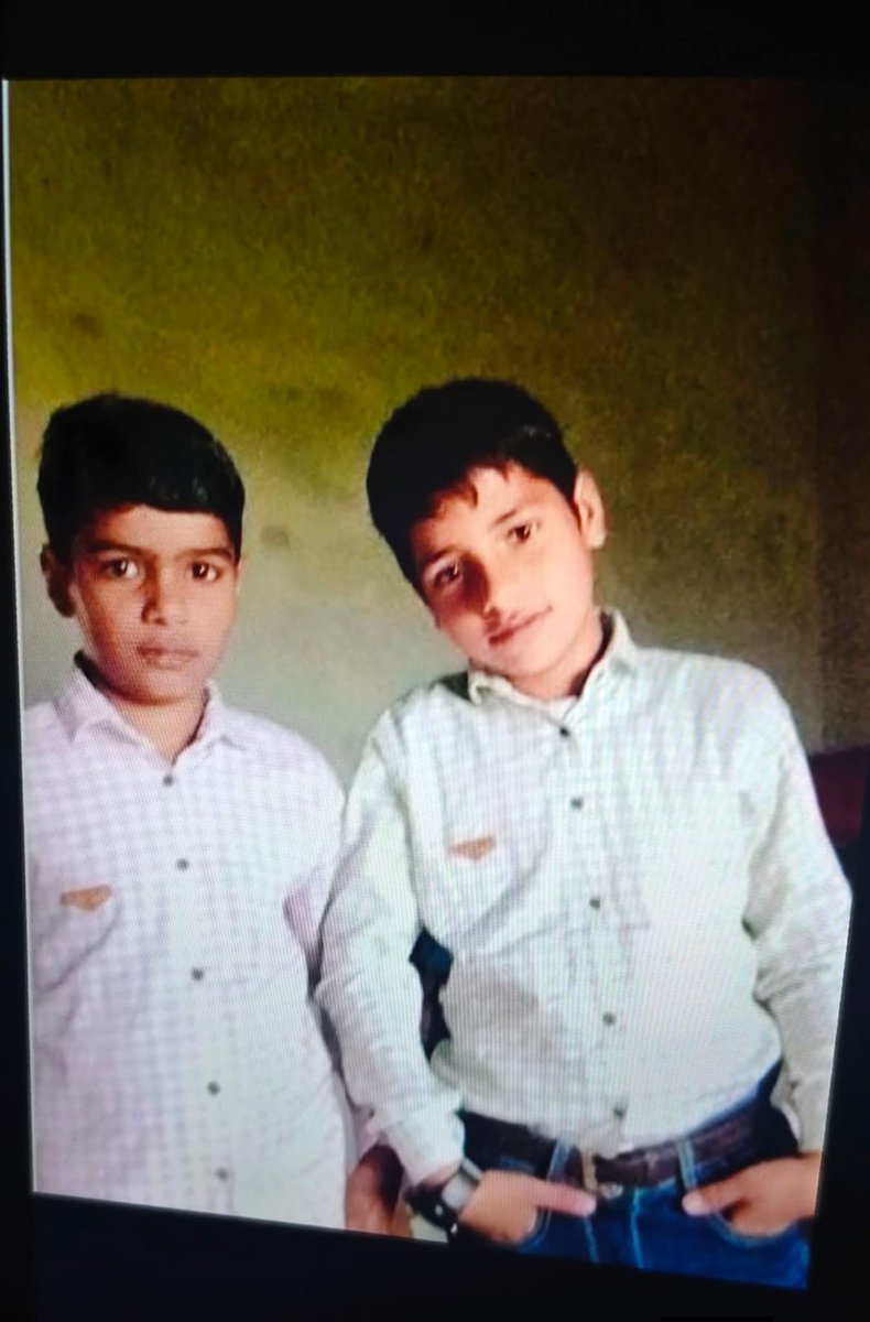 PADHYPRASANKRT2's tweet photo. 🚨 अति आवश्यक सूचना 🚨
गांव पीली मन्दोरी से रणबीर जी राड़ के पोते
👉 अक्षय
👉 विनय
आज शाम 6 बजे से लापता हैं।
किसी को भी जानकारी मिले तो तुरंत संपर्क करें
📞 9468055518
🙏 कृपया पोस्ट को अधिक शेयर करें।
📢 एक शेयर – एक उम्मीद
#पीलीमन्दोरी #लापता_बच्चे #HelpNeeded #ShareForHelp https://t.co/jq93elqHyH