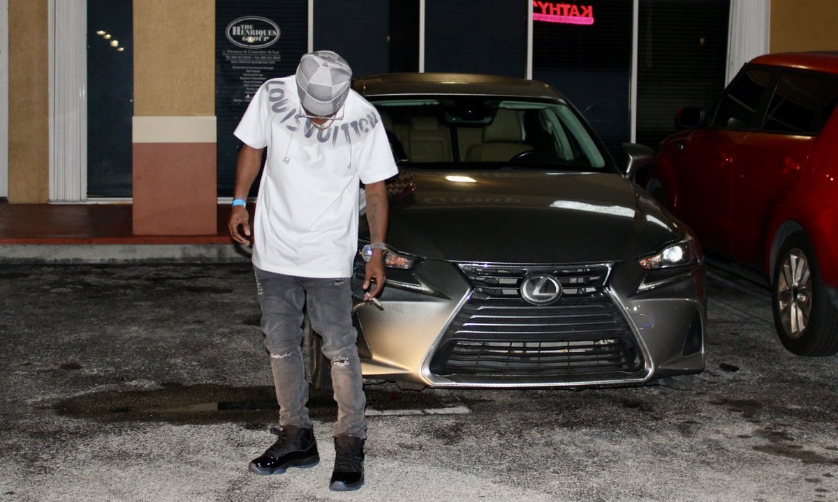 wheresGC's tweet image. “Don’t Need No Recognition 
By My Lonely, I Stand On 10
On That Road Staying Focus 
On Collecting Dead Presidents”
#GC👨🏾‍🎨👣