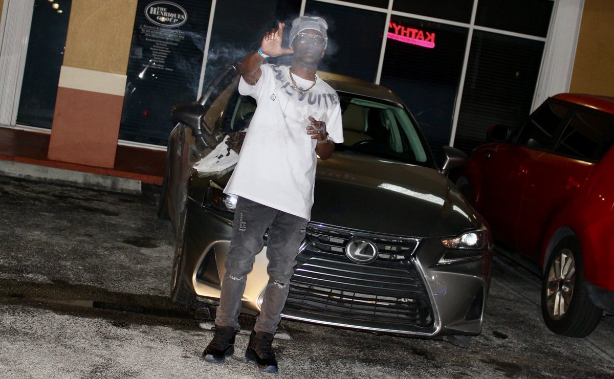 wheresGC's tweet image. “Don’t Need No Recognition 
By My Lonely, I Stand On 10
On That Road Staying Focus 
On Collecting Dead Presidents”
#GC👨🏾‍🎨👣