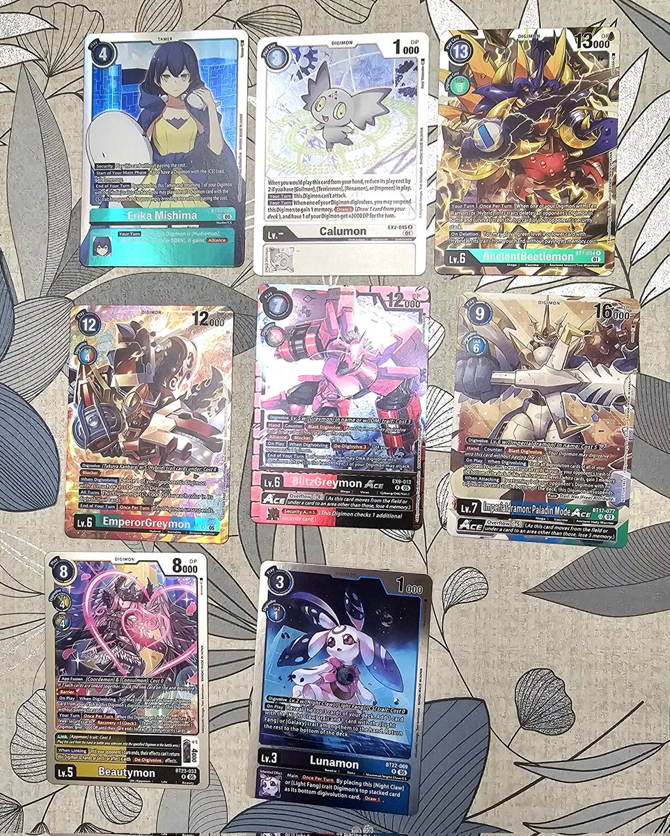 Crypta_Agate's tweet photo. Went to a cardshop over the weekend and picked up some cards :3. The cashier gave me a discount because I chatted about Digimon with him so instead of paying $30 I paid $12 yee. I got two EmperorGreymon's- one to give to my coworker for his birthday &amp; a 12 pack for him as well https://t.co/iQFFSq2QtV