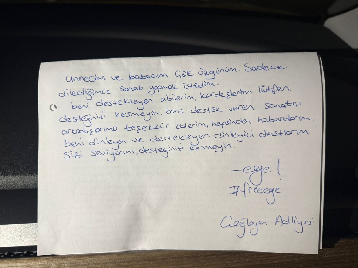 Ege!, ailesine, sanatçı arkadaşlarına ve sevenlerine mektupla seslendi.