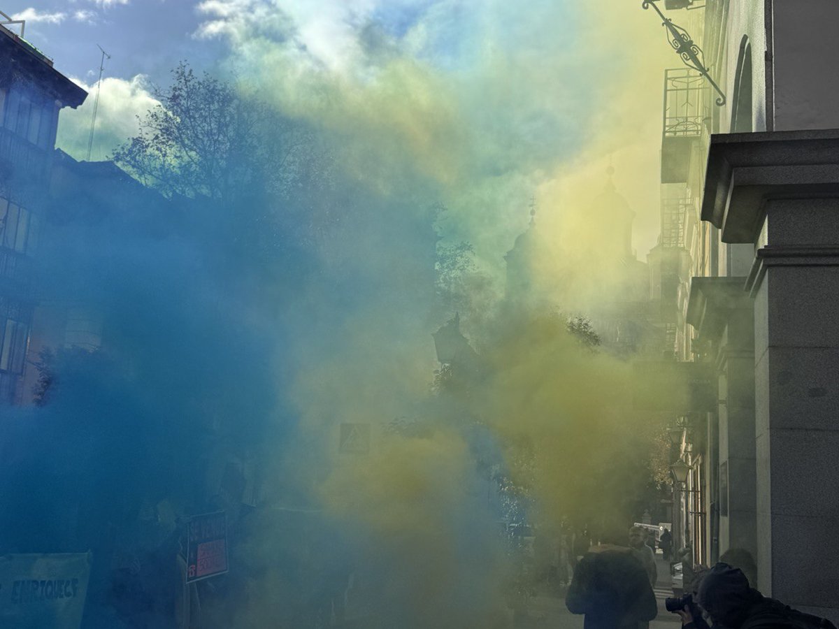 Apoyamos al SAMUR Social de Madrid.

Defendemos que sea un servicio público, no un negocio para las empresas. 

<a href="/AlmeidaPP_/">José Luis Martínez-Almeida</a> sigue dando la espalda a las personas más vulnerables de nuestra ciudad. Es inhumano. 
<a href="/SOSSamurSocial/">S.O.S SAMUR SOCIAL</a> 
#dignidad #justiciasocial
