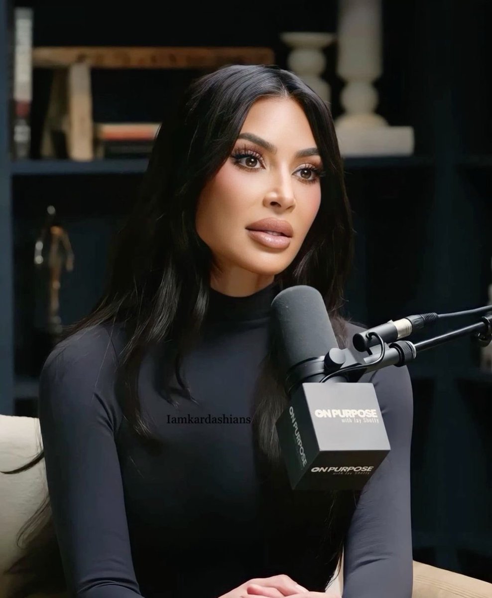 HoopsCrave's tweet image. Kim Kardashian on Beyoncé becoming a billionaire:

 “If I had a Jay-Z instead of a Kanye, I’d be a billionaire too.”