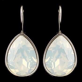 RegistryBridges's tweet image. Season Favorite!❄️These beautiful Swarovski Crystal earrings feature a shade invoking the “frosty elegance” of the season.

registrybridges.com/store/p1106/Wh…

#earrings #opalearrings #winterjewelry