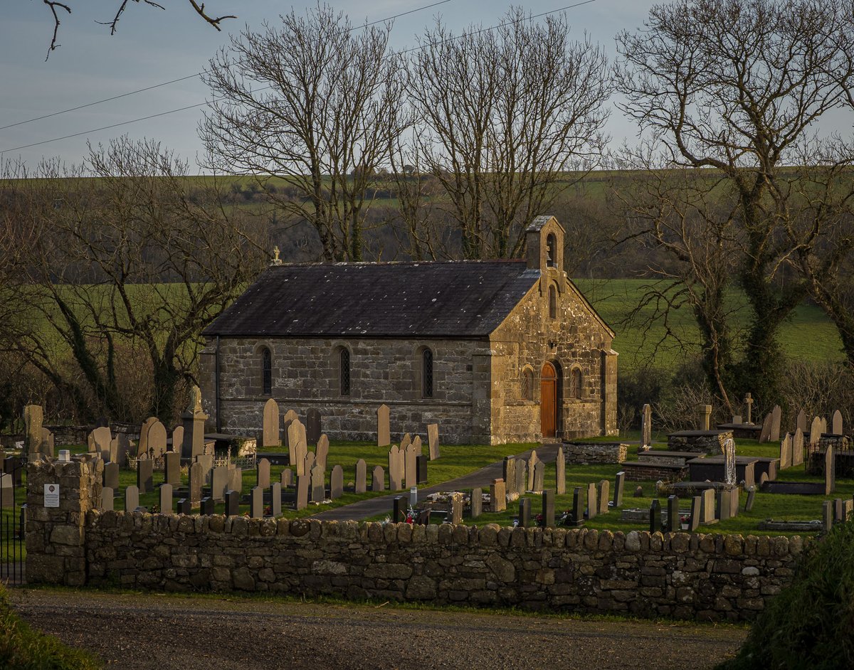 Taid_Brian's tweet photo. Llanffinan Church, Anglesey, in this afternoon's late sunshine.  @AngleseyScMedia https://t.co/CwSh3R69gk