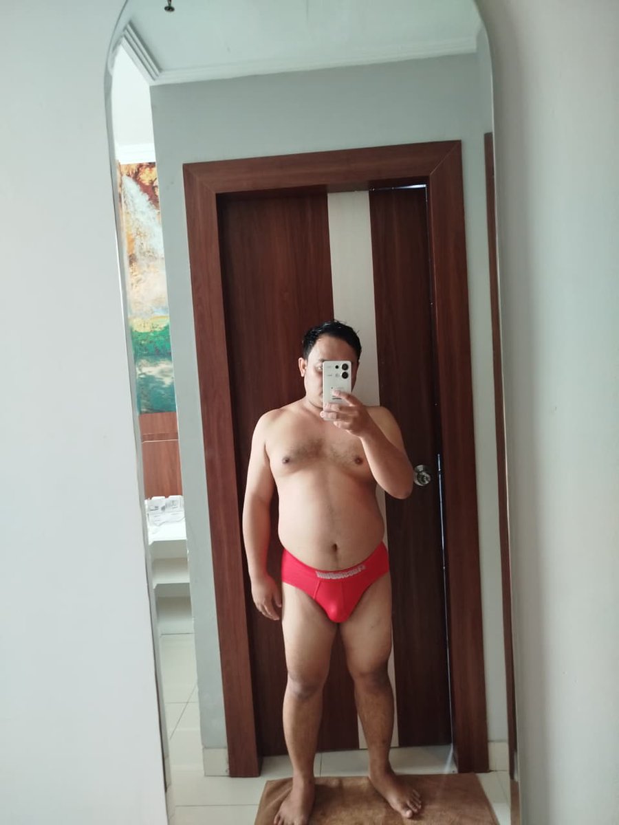Seneng Telanjang tweet media