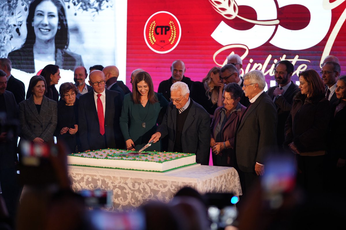 CTP’nin 55. kuruluş yıldönümünde kurucularımızdan Hüseyin Celal’ın aramızda olması, mücadelemizin ilke ve değerlerinin kuşaktan kuşağa aktarılan güçlü bir miras olduğunu bir kez daha hissettirdi. Partimizi var eden ve bu onurlu yürüyüşte iz bırakanları saygı ve minnetle anıyoruz.