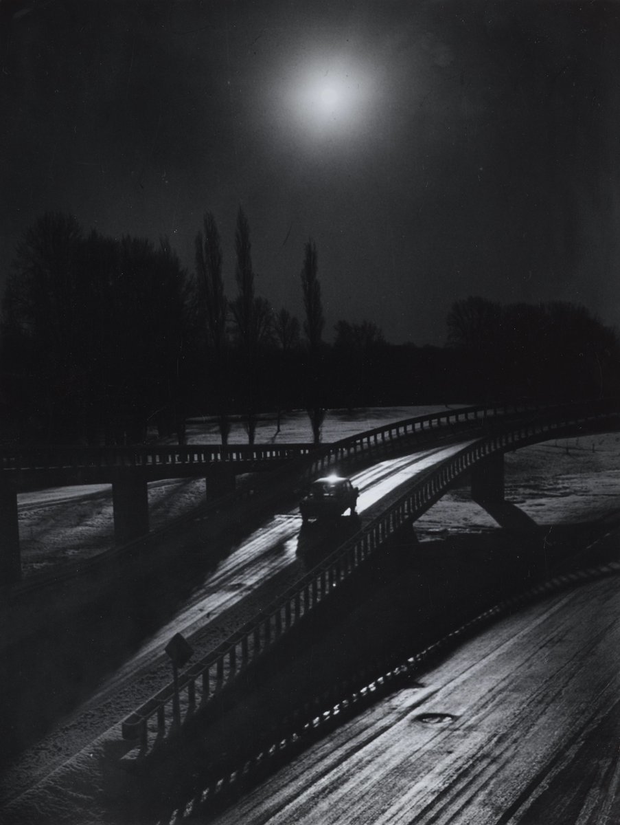 Edward Hartwig - Fragment Trasy Łazienkowskiej (fotografia), po 1974, Muzeum Warszawy. #PolishMastersofArt