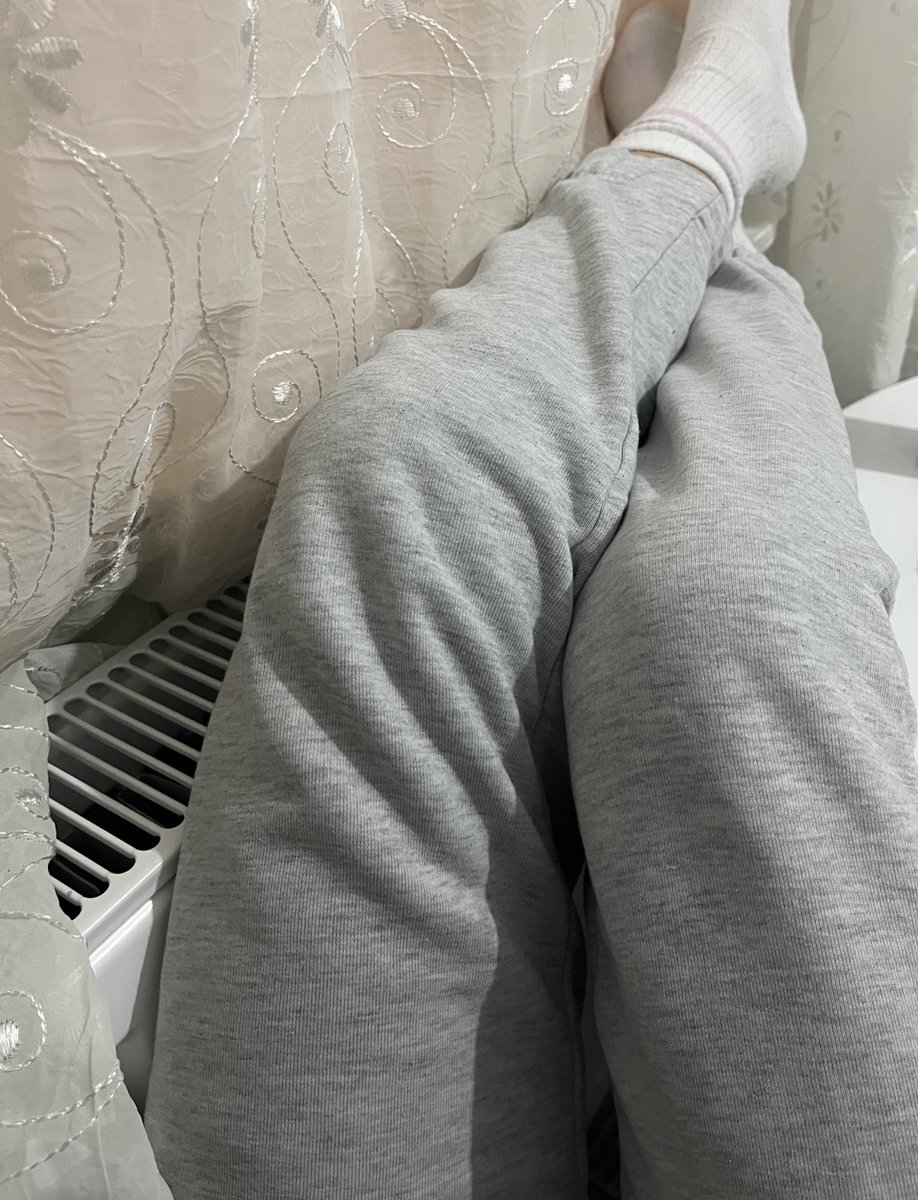 Öğlen üçten beri peteğin yanında park halindeyim