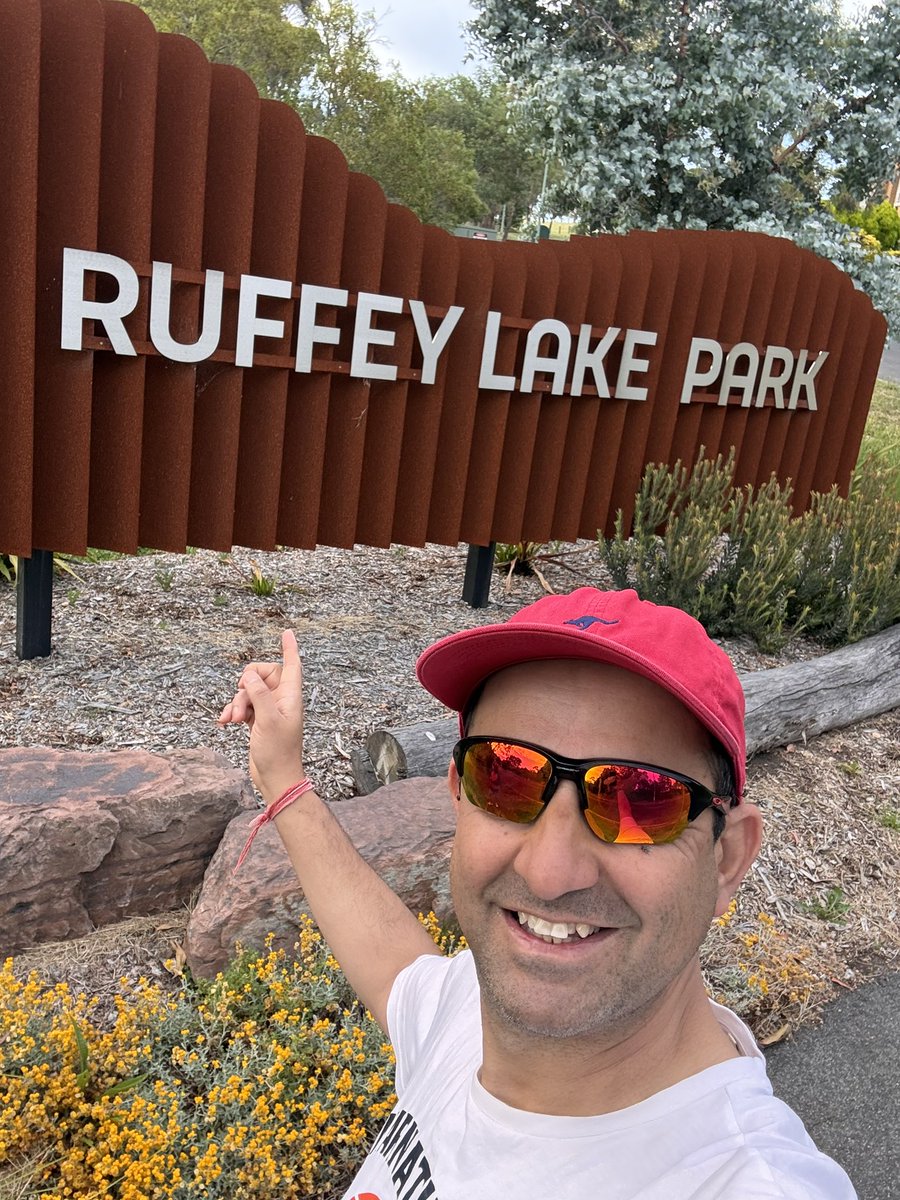 avinashjgd's tweet image. Melbourne wakes. 30th Dec 2025 Tuesday
I run.😍
Magic follows. ✨
#Day338 #TheMagicOfRunningContinues #AmchiMelbourne😇
#RuffeyLakePark😍