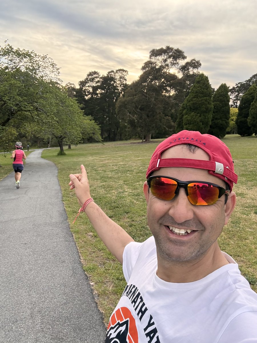avinashjgd's tweet image. Melbourne wakes. 30th Dec 2025 Tuesday
I run.😍
Magic follows. ✨
#Day338 #TheMagicOfRunningContinues #AmchiMelbourne😇
#RuffeyLakePark😍