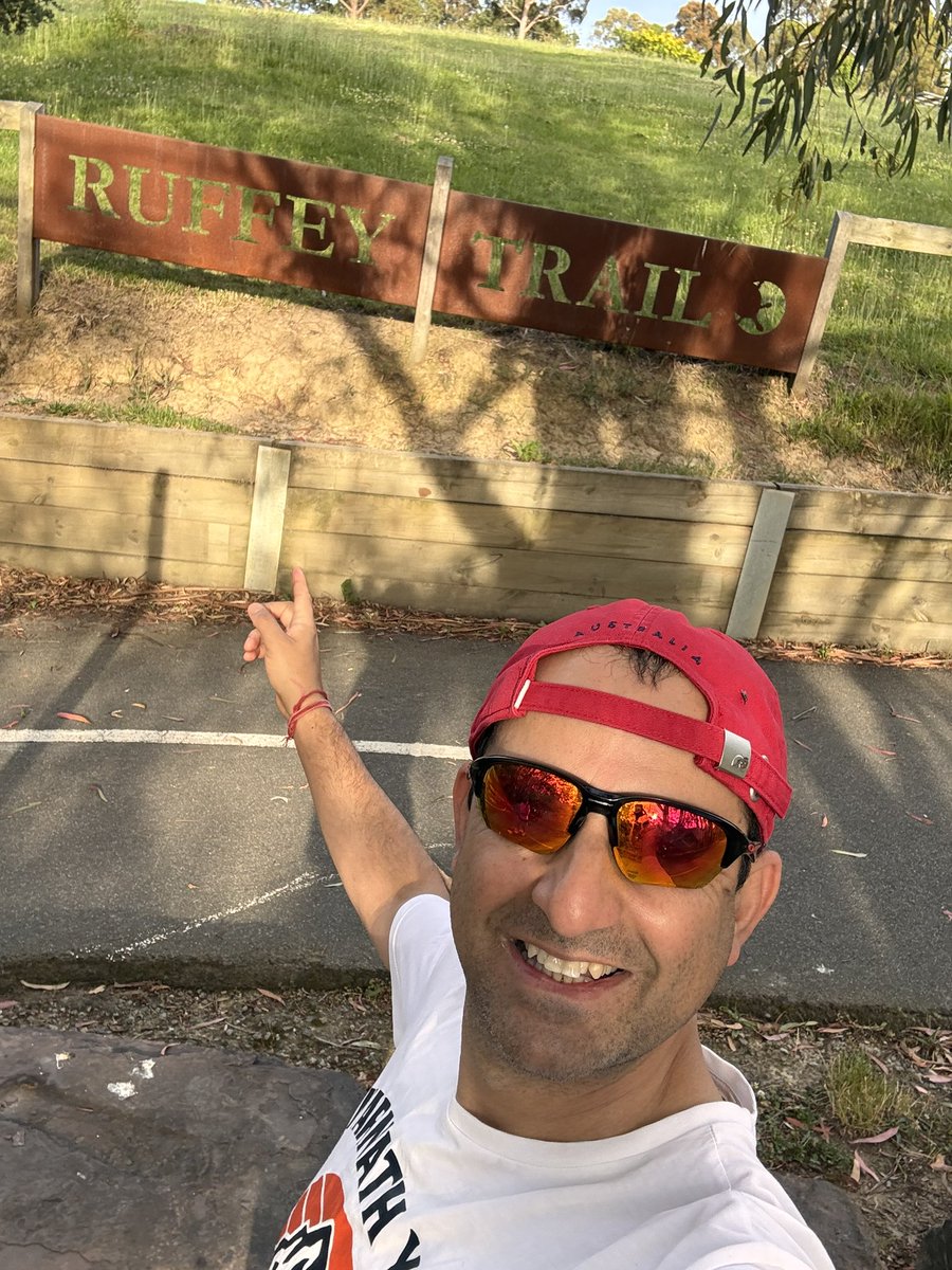 avinashjgd's tweet image. Melbourne wakes. 30th Dec 2025 Tuesday
I run.😍
Magic follows. ✨
#Day338 #TheMagicOfRunningContinues #AmchiMelbourne😇
#RuffeyLakePark😍