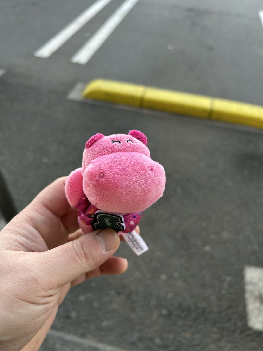 今日の昼間っからベース弾きます。
ベースの弦って切れるんだね。
ベースが弦交換出来る楽器だって初めて知った。