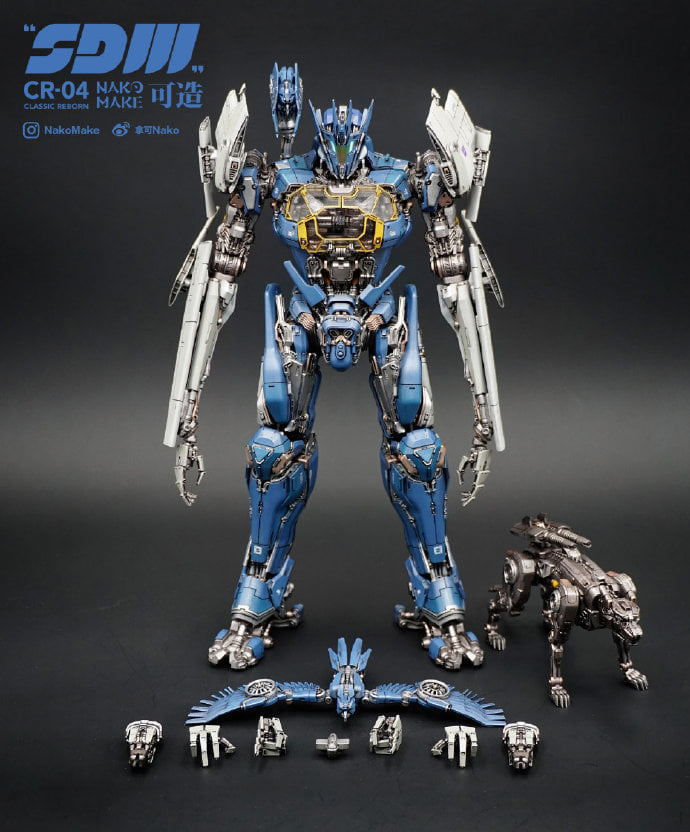 Lintufriikki's tweet image. first time seeing this nakomake soundwave model kit and i'm losing my mind he's so gorgeous??? i love the visor and arms 😭