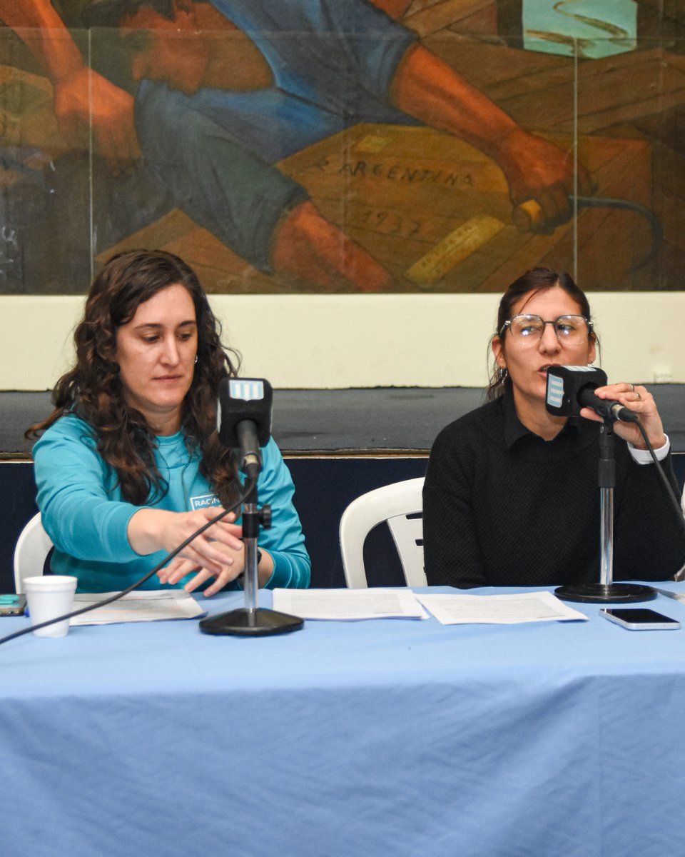 RCArchivo's tweet image. 🔍También presentamos la investigación "100 años de las primeras socias de Racing Club" en la Sede Avellaneda a cargo del Archivo Histórico junto a una pequeña muestra.